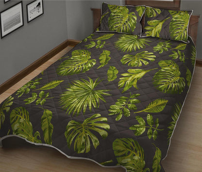 Dark Tropical Leaf Pattern Print Quilt Bed Set