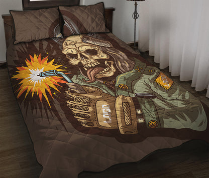 Dead Welder Print Quilt Bed Set
