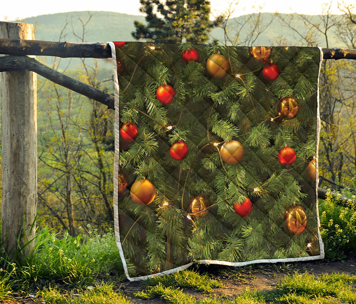 Decorated Christmas Tree Print Quilt