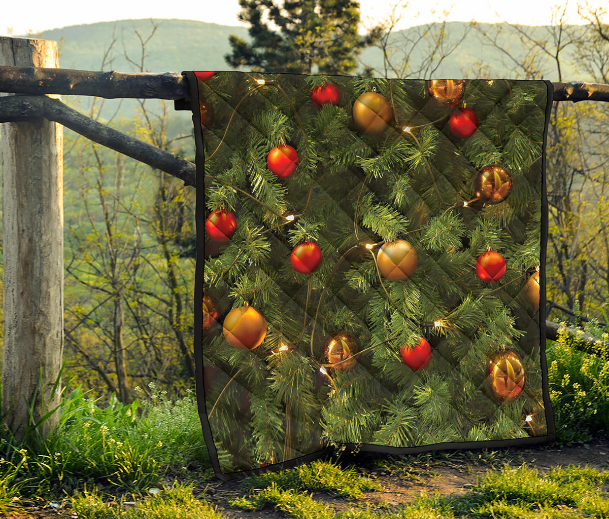 Decorated Christmas Tree Print Quilt