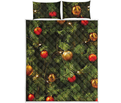 Decorated Christmas Tree Print Quilt Bed Set