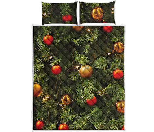 Decorated Christmas Tree Print Quilt Bed Set