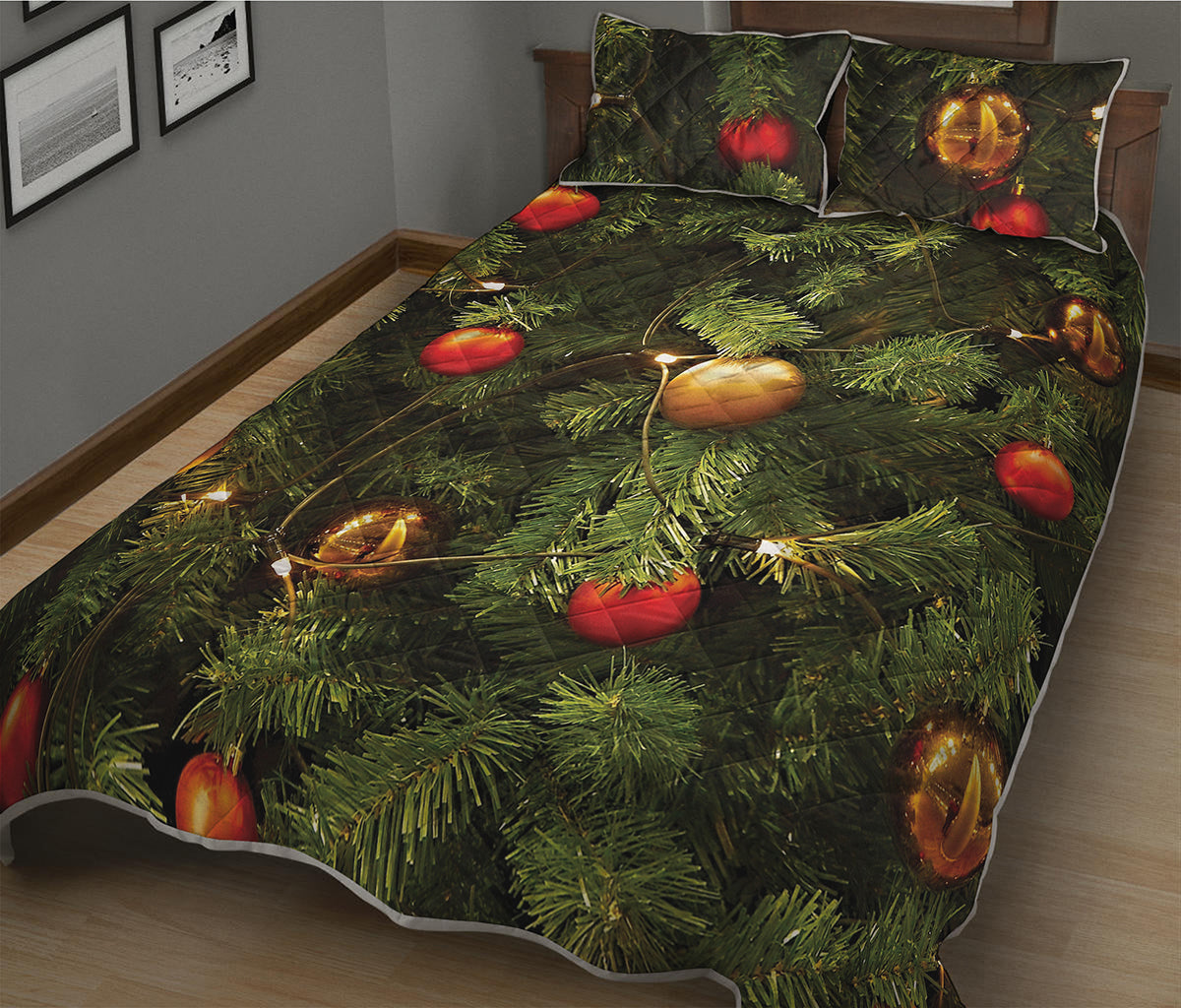 Decorated Christmas Tree Print Quilt Bed Set
