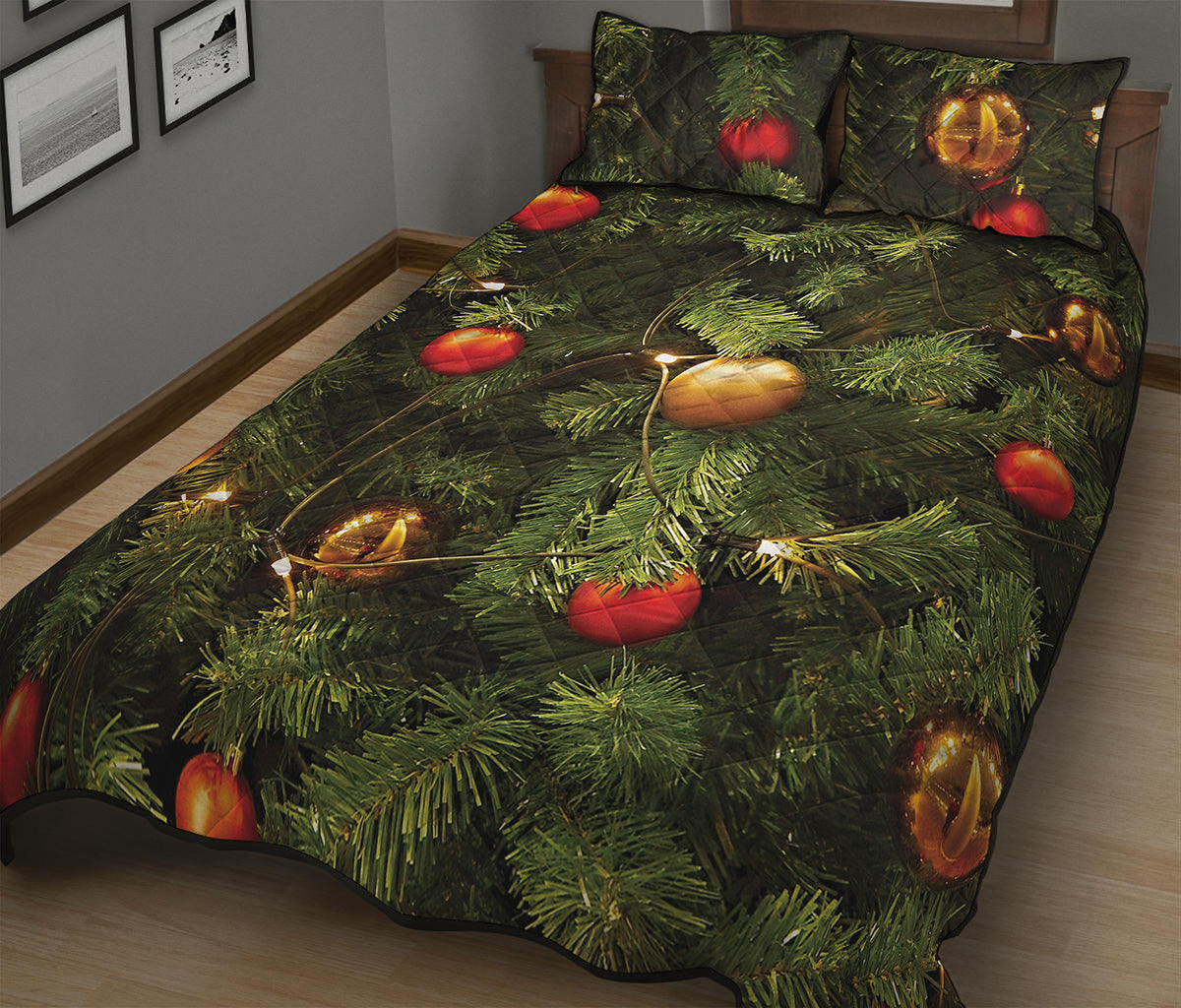 Decorated Christmas Tree Print Quilt Bed Set
