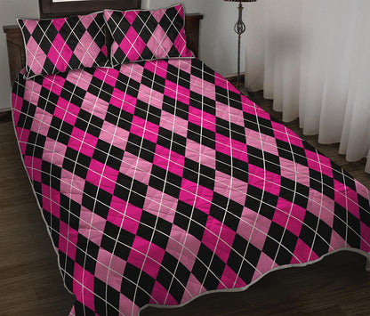 Deep Pink And Black Argyle Pattern Print Quilt Bed Set