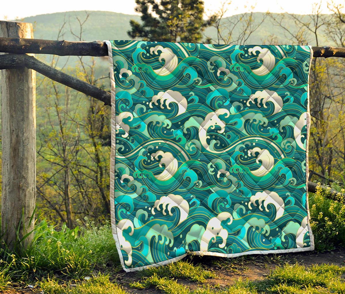 Deep Sea Wave Surfing Pattern Print Quilt