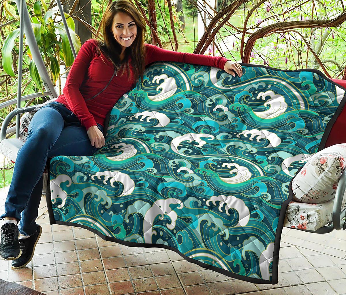 Deep Sea Wave Surfing Pattern Print Quilt