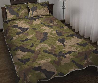 Desert Green Camouflage Print Quilt Bed Set