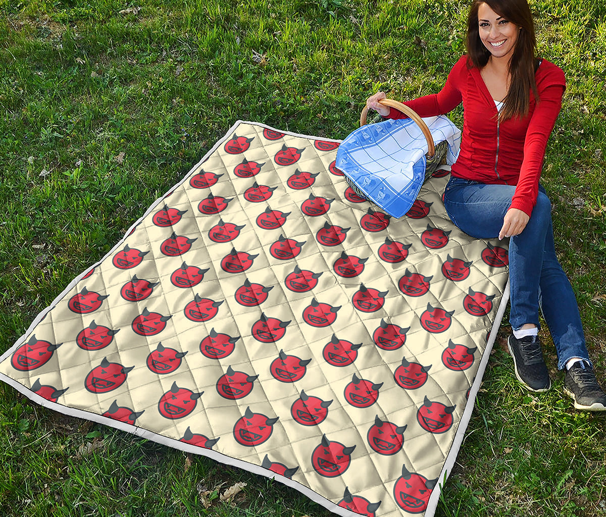 Devil Emoji Pattern Print Quilt