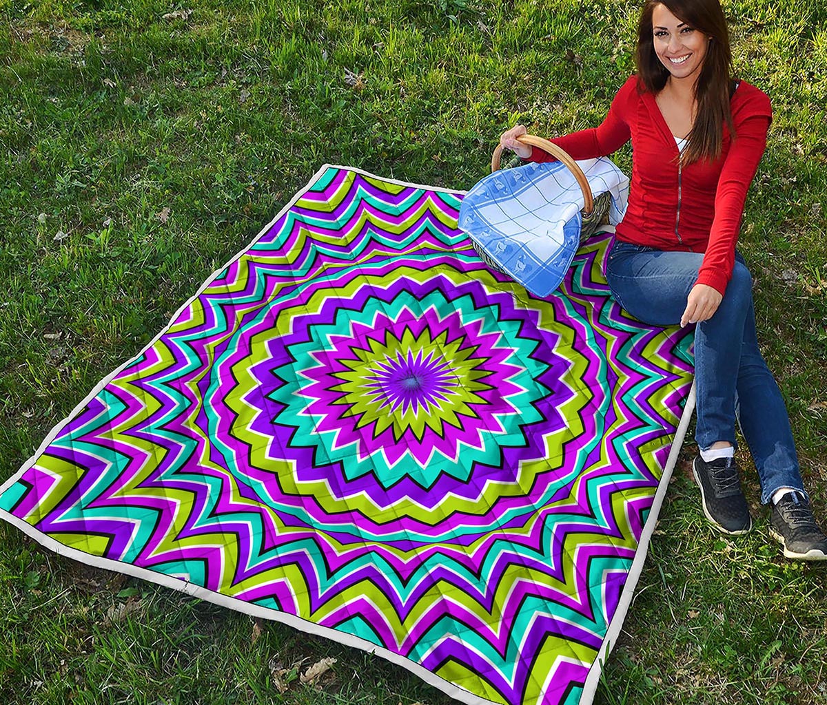 Dizzy Circle Moving Optical Illusion Quilt