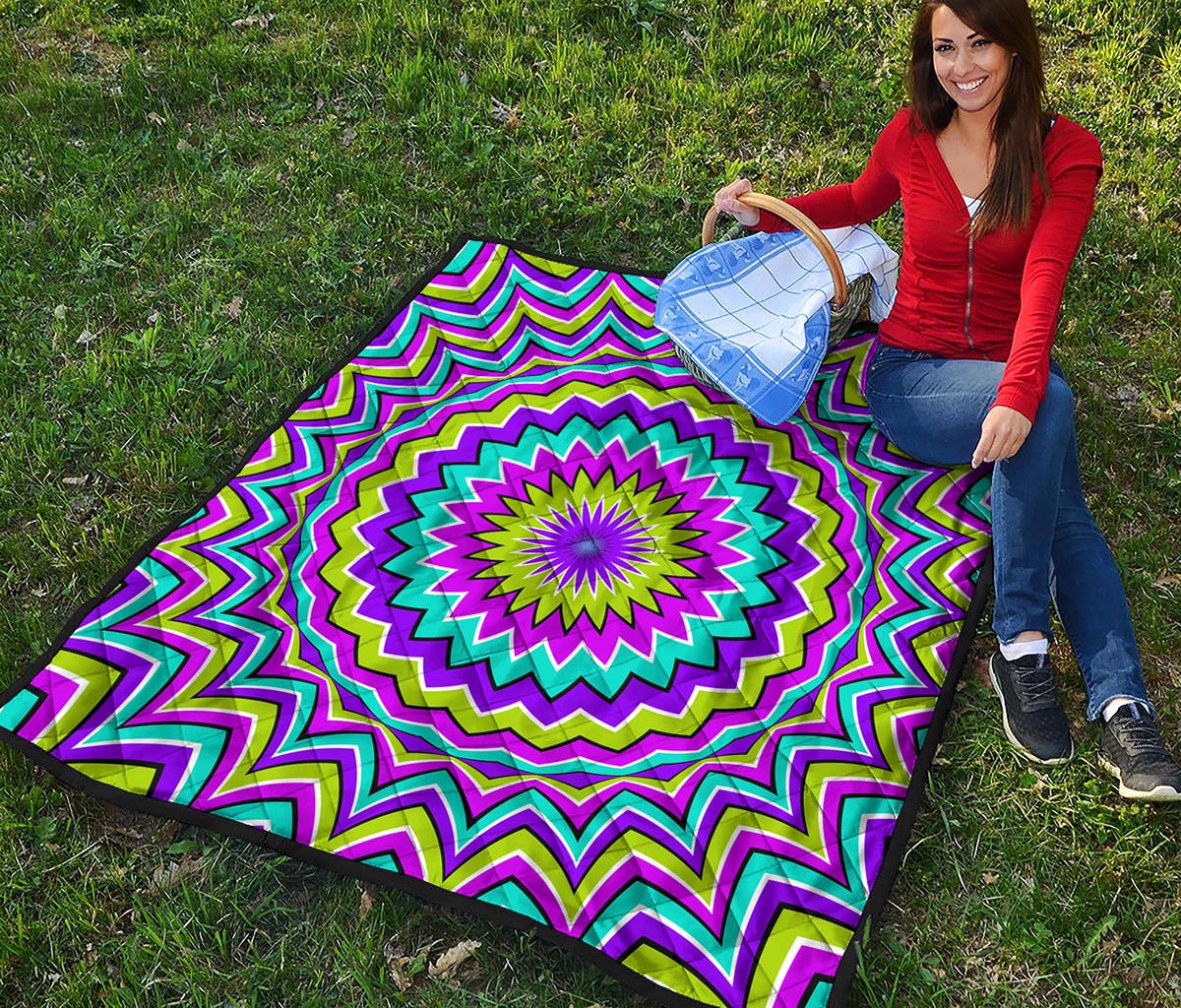 Dizzy Circle Moving Optical Illusion Quilt