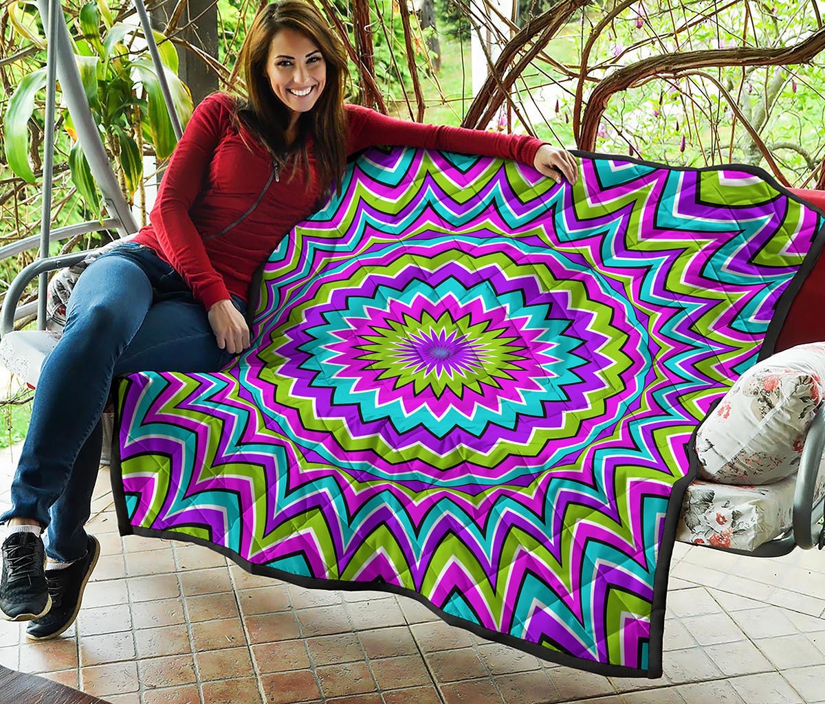 Dizzy Circle Moving Optical Illusion Quilt
