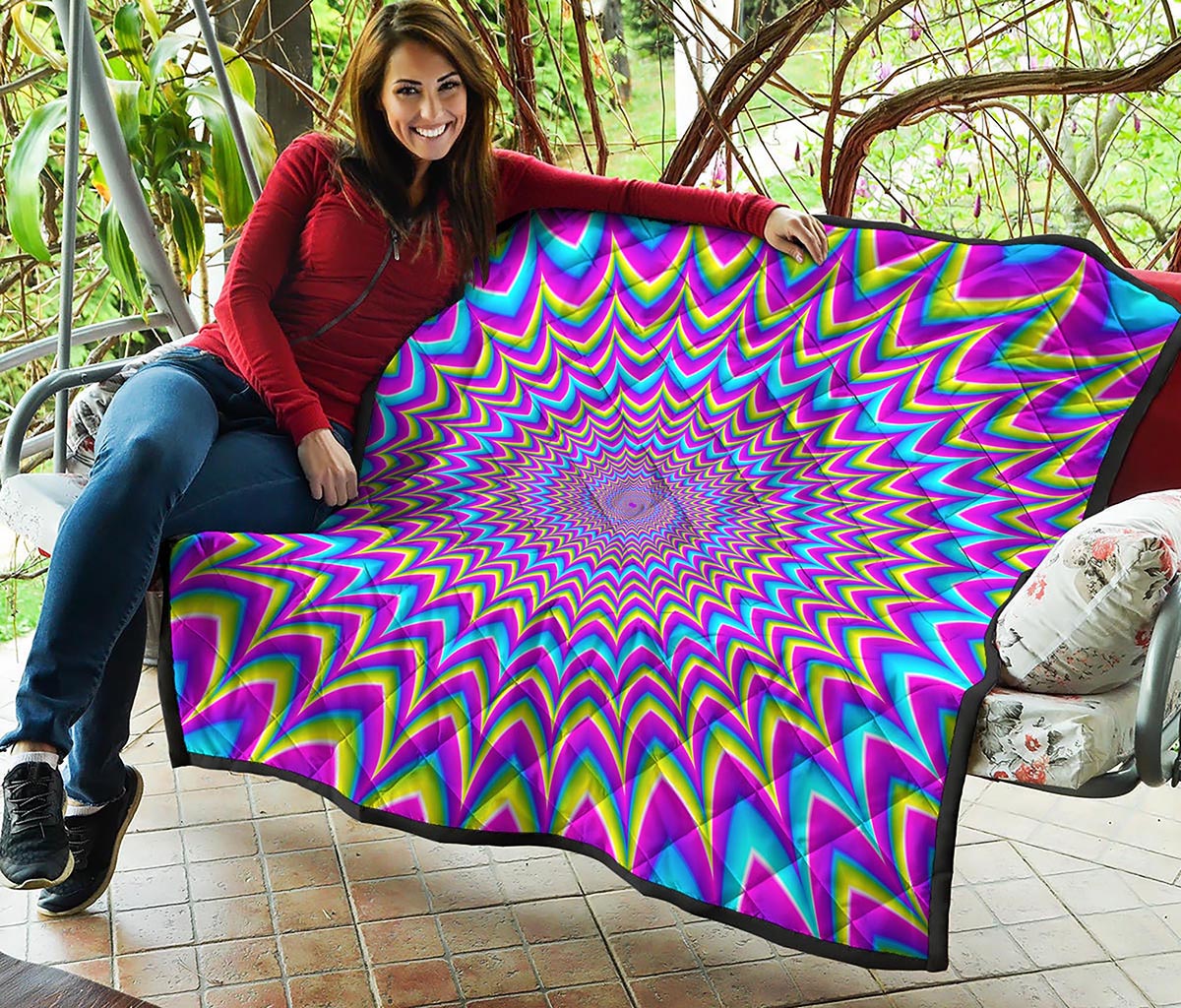 Dizzy Spiral Moving Optical Illusion Quilt
