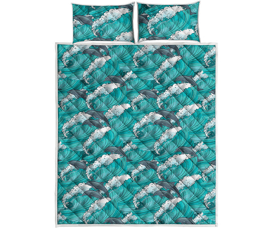 Dolphin Riding Waves Pattern Print Quilt Bed Set