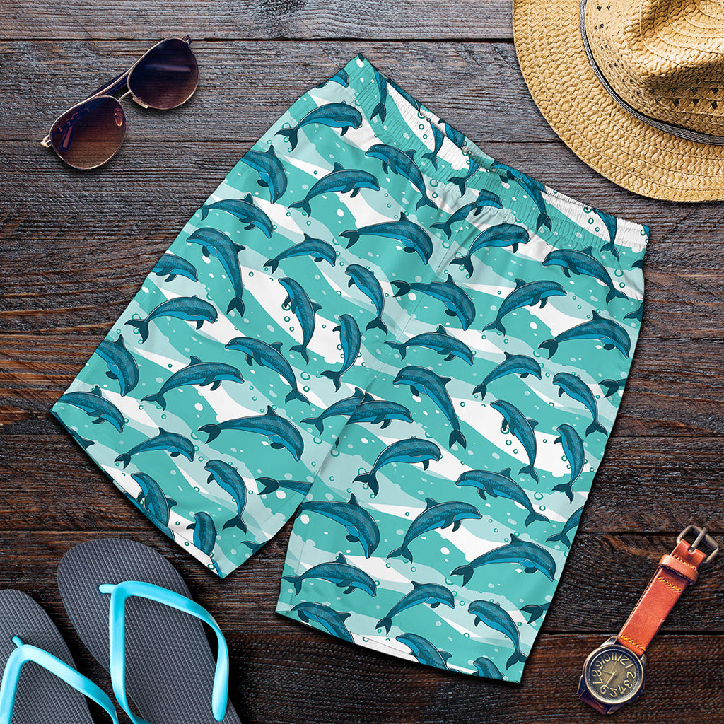 Dolphins In The Ocean Pattern Print Men's Shorts