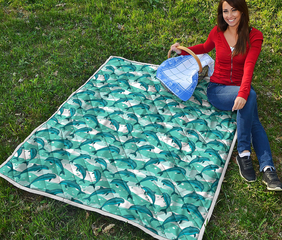 Dolphins In The Ocean Pattern Print Quilt