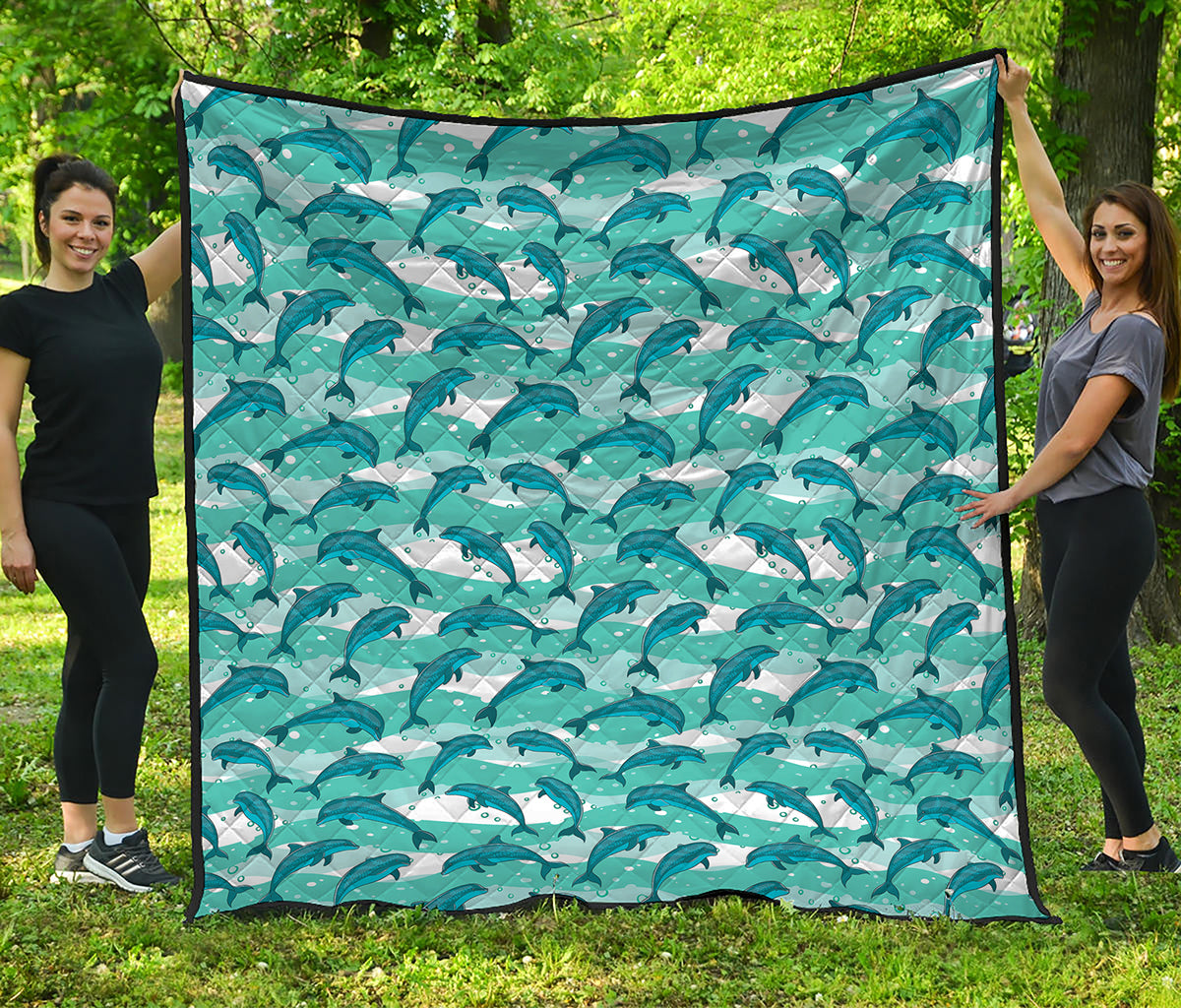 Dolphins In The Ocean Pattern Print Quilt