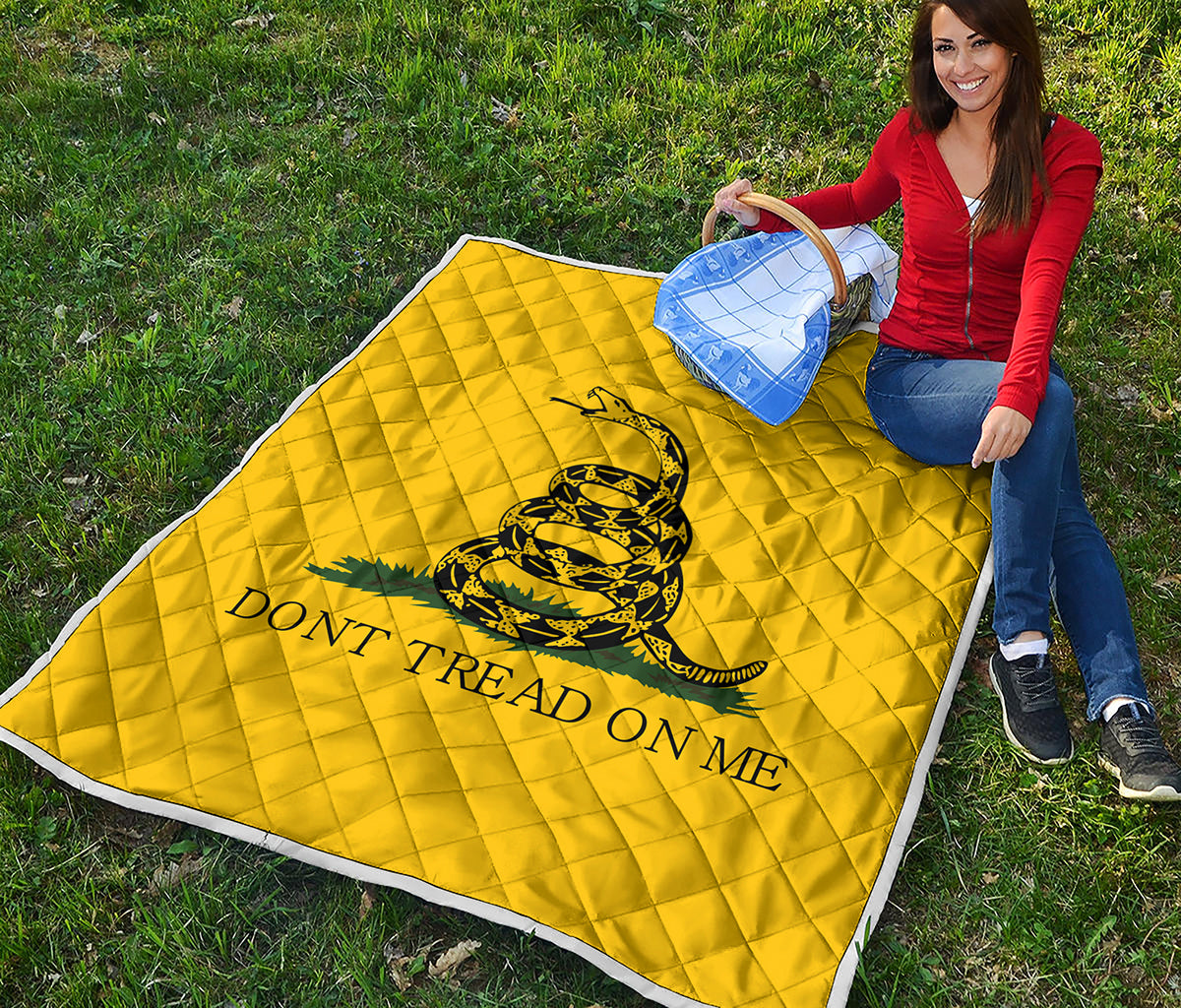 Don't Tread On Me Gadsden Flag Print Quilt