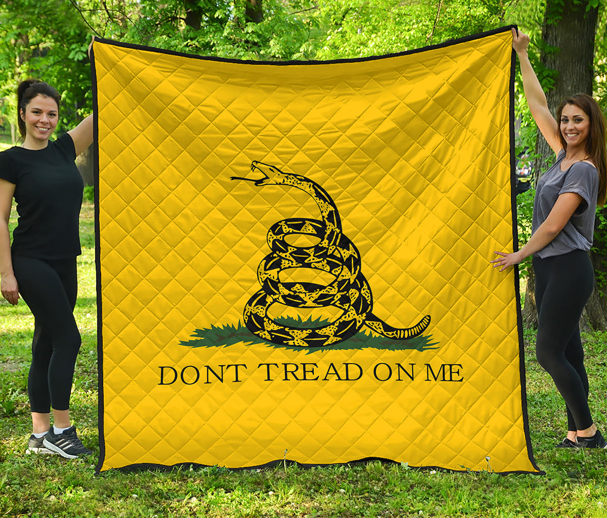 Don't Tread On Me Gadsden Flag Print Quilt