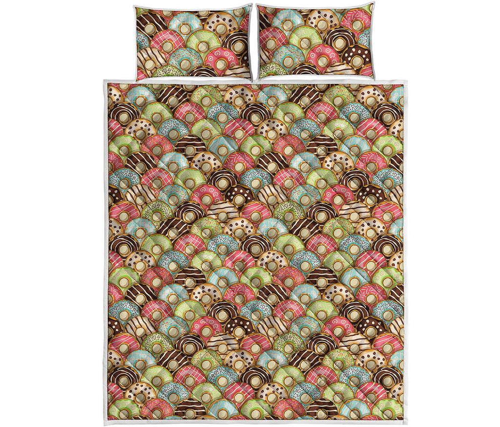 Donuts Pattern Print Quilt Bed Set