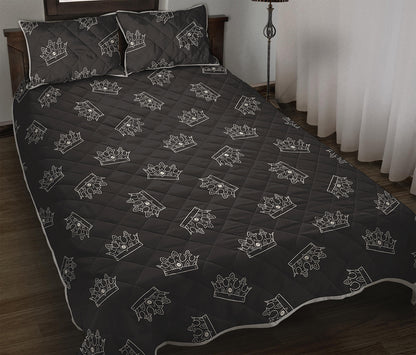Doodle Crown Pattern Print Quilt Bed Set