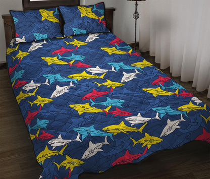 Doodle Shark Pattern Print Quilt Bed Set