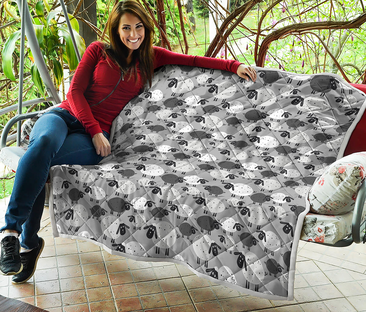 Doodle Sheep Pattern Print Quilt