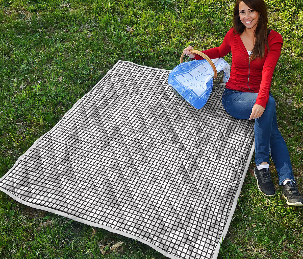 Doodle Windowpane Pattern Print Quilt