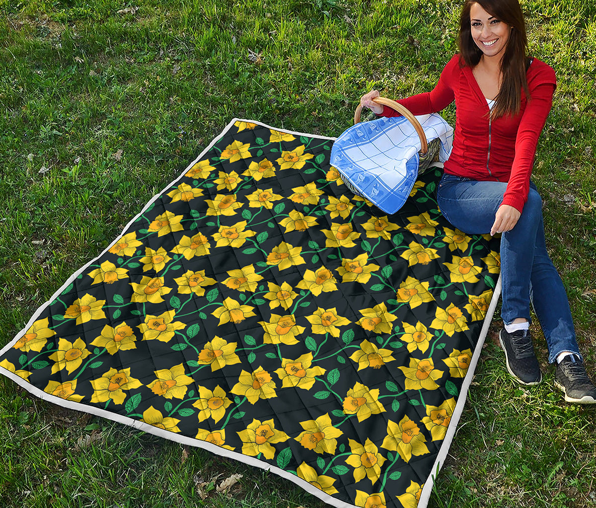 Drawing Daffodil Flower Pattern Print Quilt