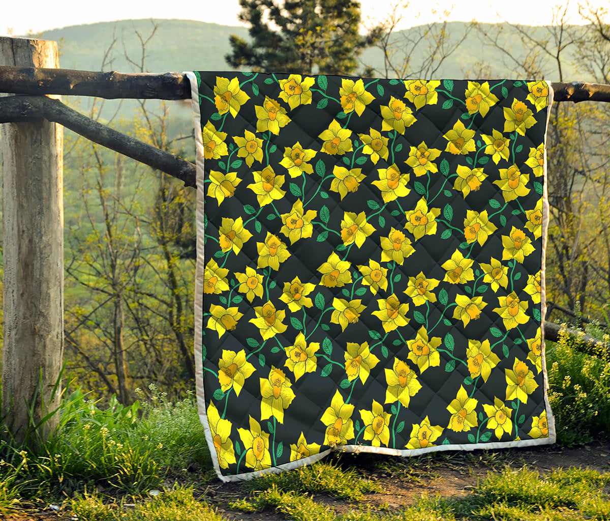 Drawing Daffodil Flower Pattern Print Quilt