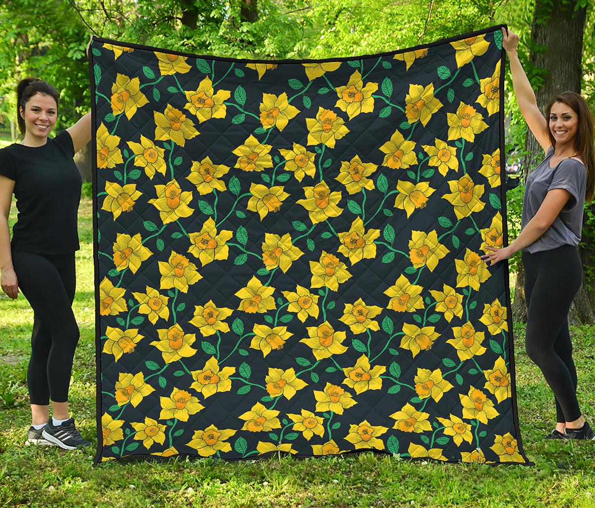 Drawing Daffodil Flower Pattern Print Quilt