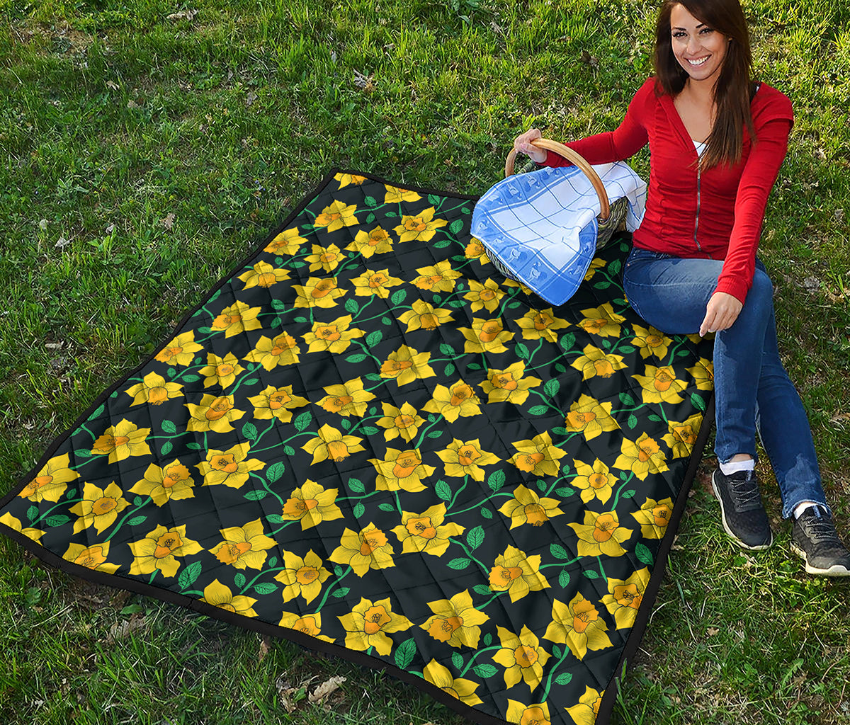Drawing Daffodil Flower Pattern Print Quilt