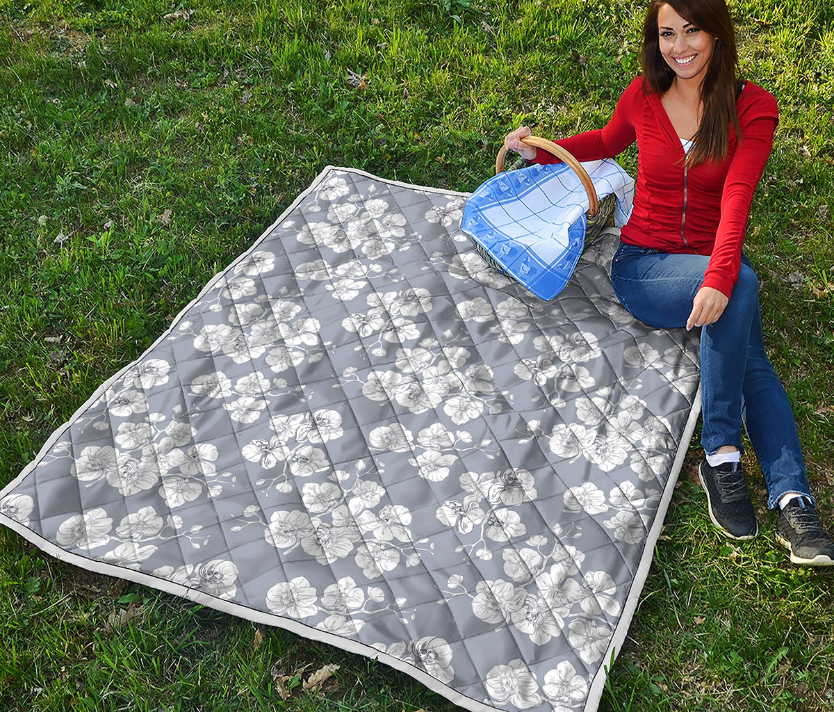 Drawing Orchid Pattern Print Quilt