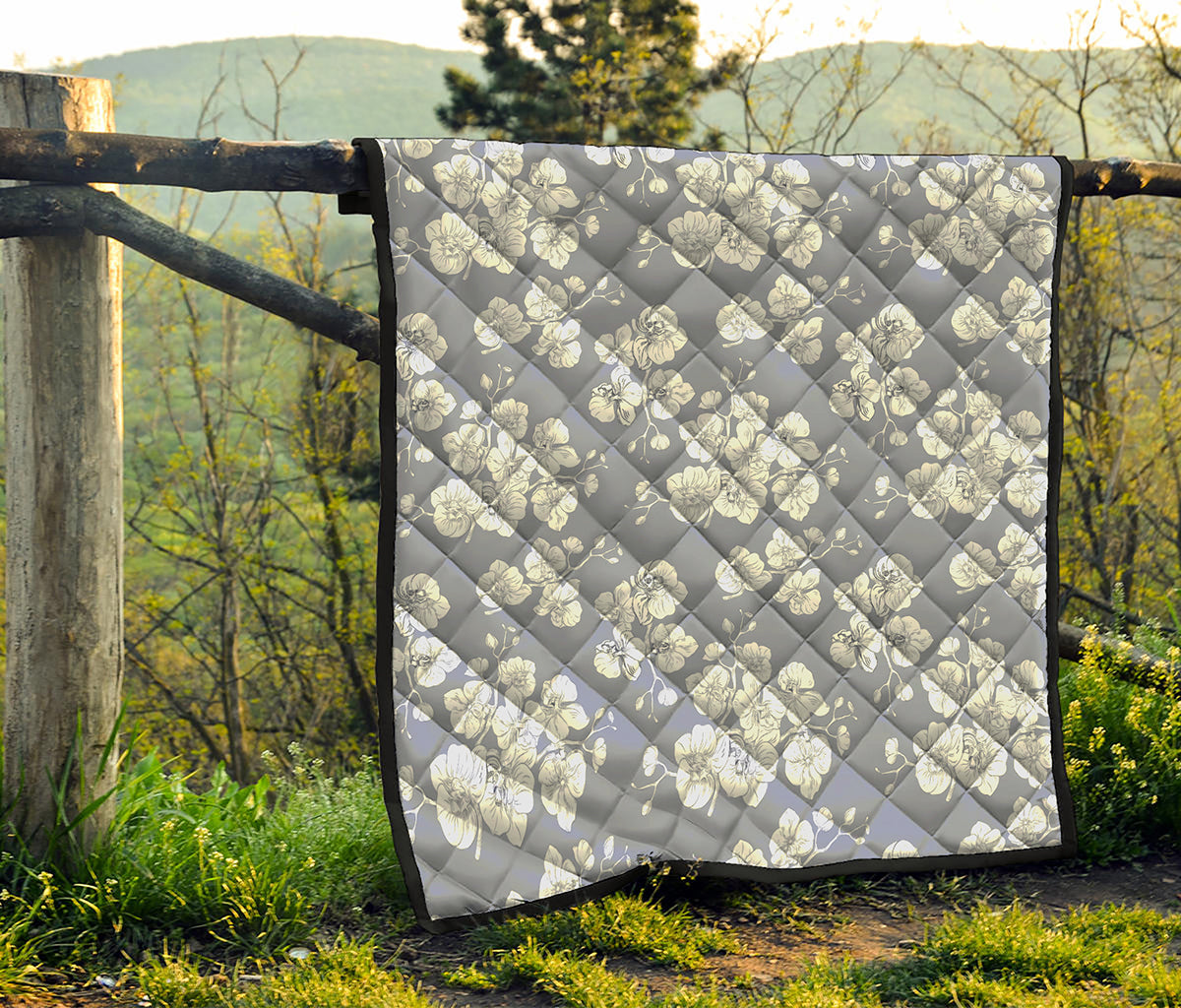 Drawing Orchid Pattern Print Quilt