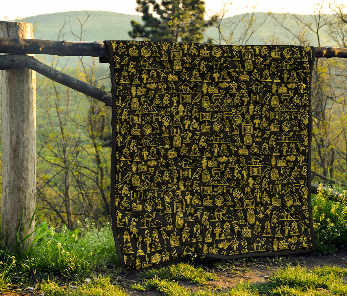 Egyptian Symbols Pattern Print Quilt