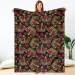 Embroidery Crown Pattern Print Blanket