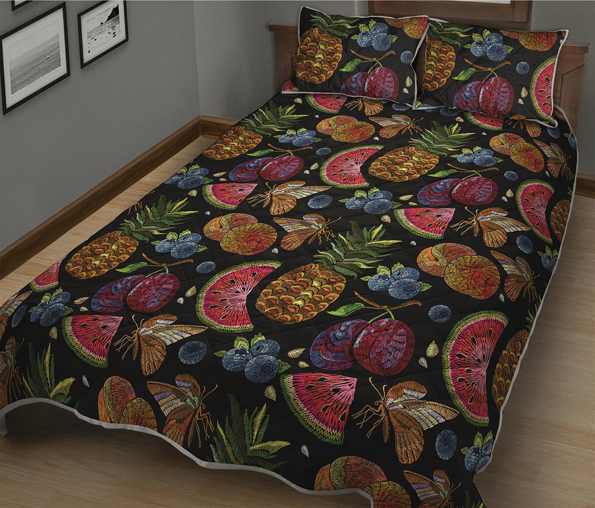 Embroidery Tropical Pattern Print Quilt Bed Set