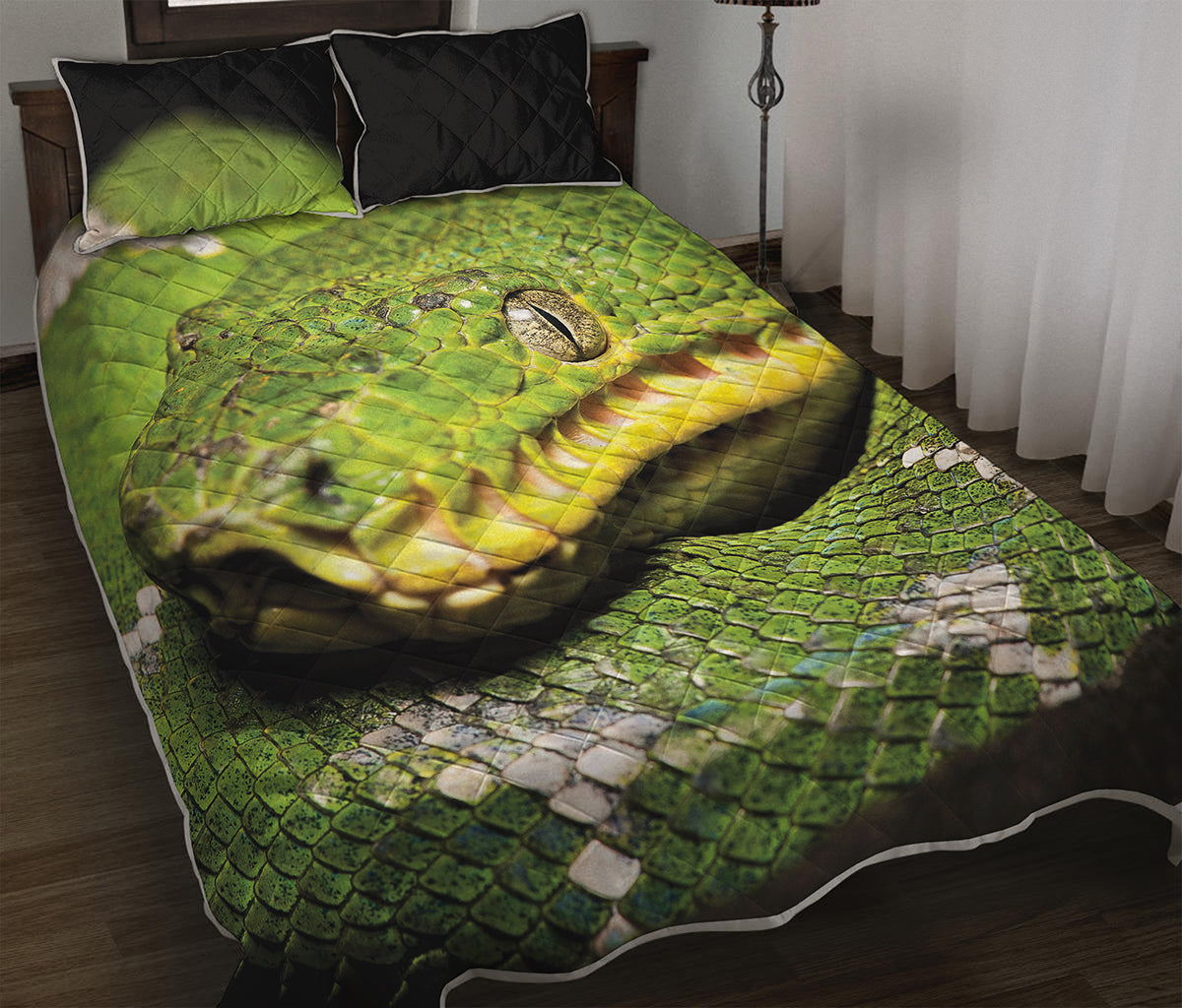 Emerald Tree Boa Snake Print Quilt Bed Set