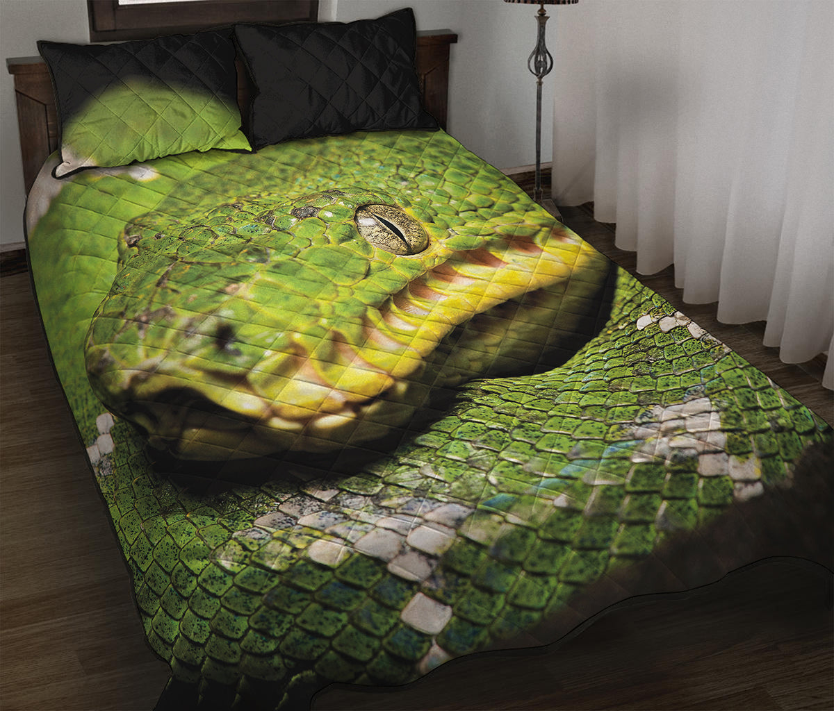 Emerald Tree Boa Snake Print Quilt Bed Set