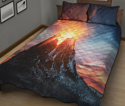 Erupting Volcano Print Quilt Bed Set