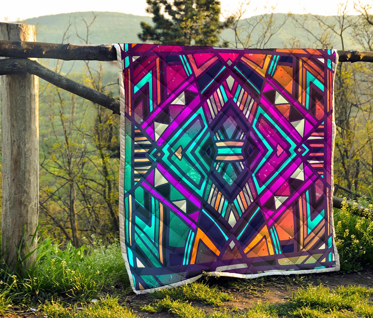 Ethnic Aztec Trippy Print Quilt