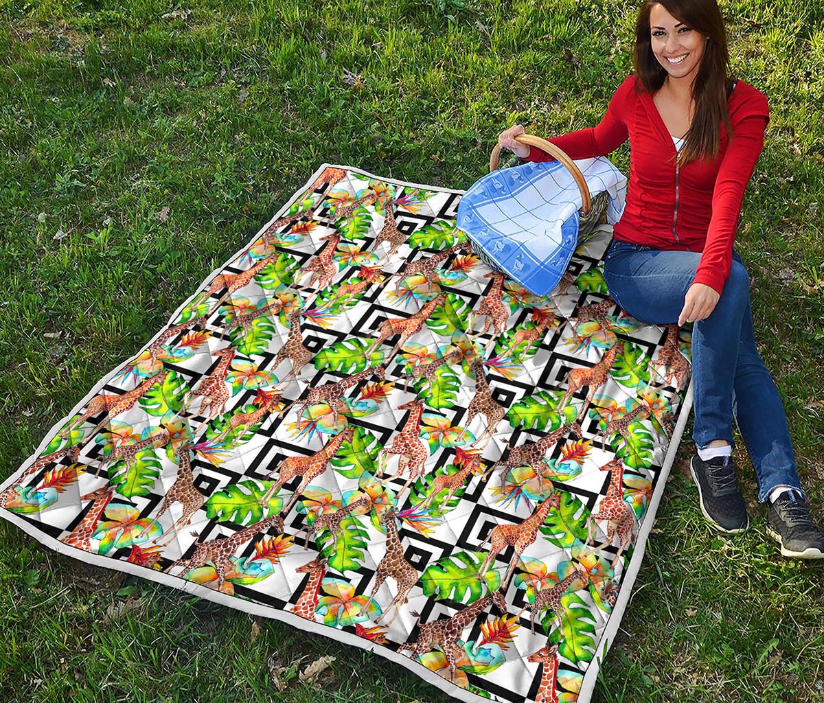 Exotic Tropical Giraffe Pattern Print Quilt