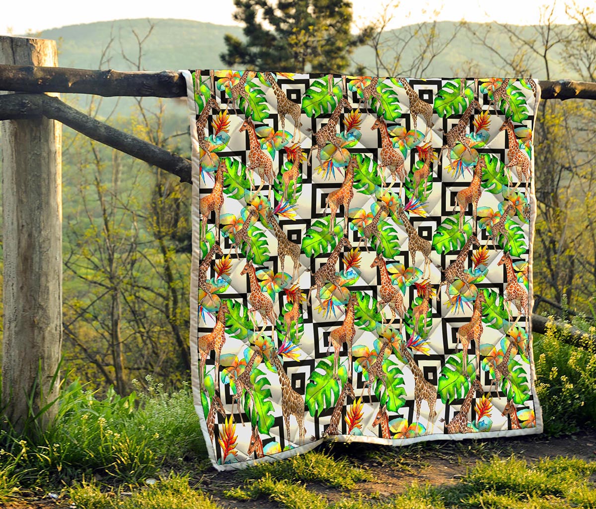 Exotic Tropical Giraffe Pattern Print Quilt