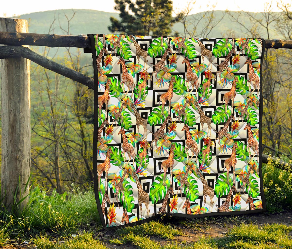 Exotic Tropical Giraffe Pattern Print Quilt
