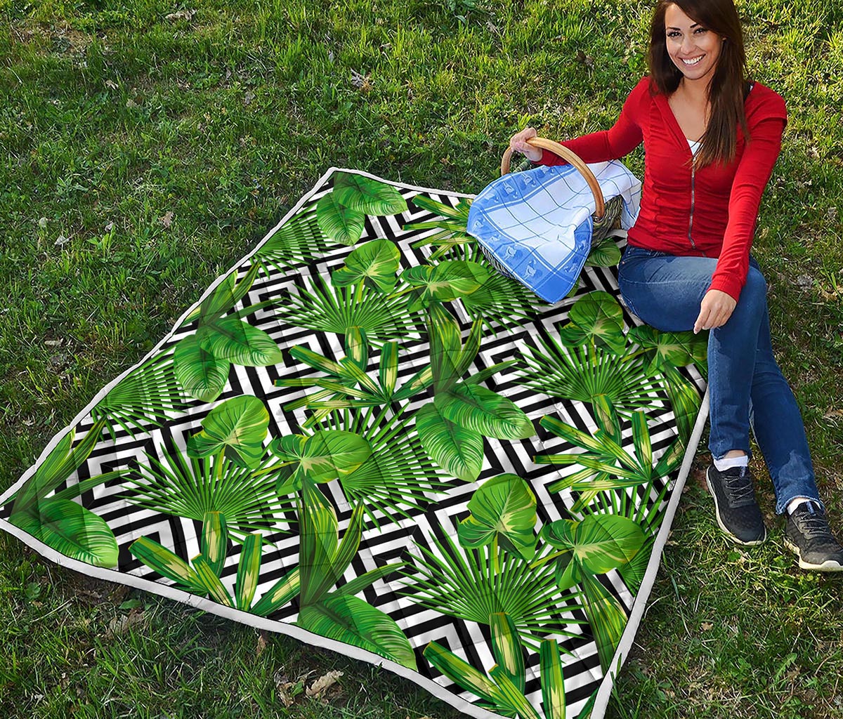 Exotic Tropical Leaves Pattern Print Quilt