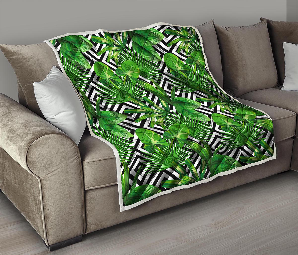 Exotic Tropical Leaves Pattern Print Quilt