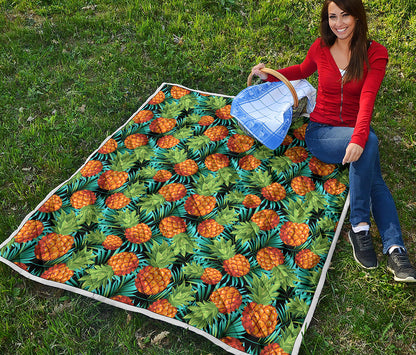 Exotic Tropical Pineapple Pattern Print Quilt