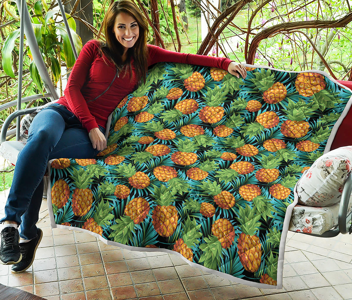 Exotic Tropical Pineapple Pattern Print Quilt