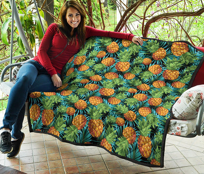 Exotic Tropical Pineapple Pattern Print Quilt