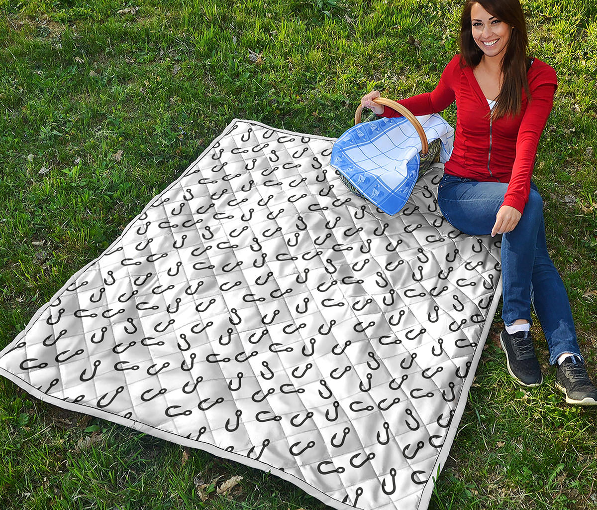 Fish Hook Pattern Print Quilt